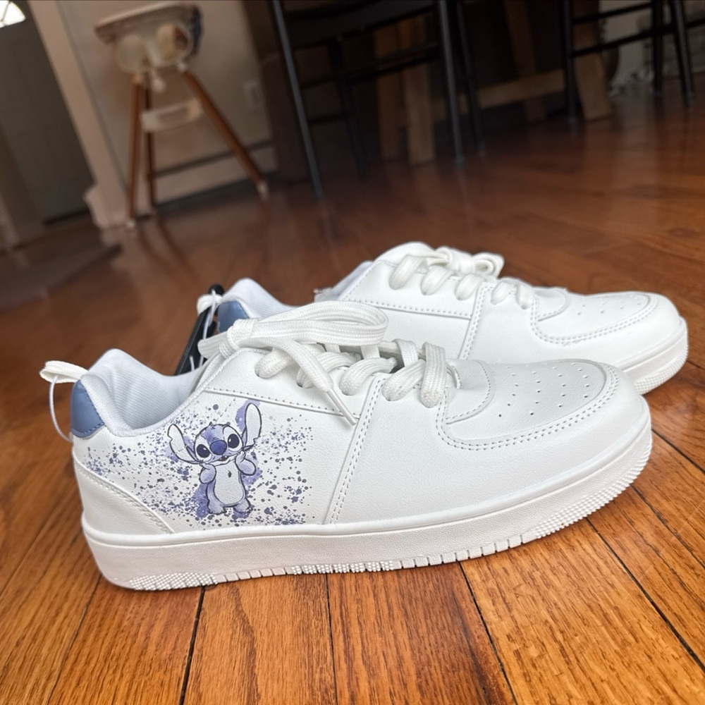 NWT Lilo & Stitch Disney White Vegan Leather Sneakers Women’s Size 8